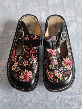 Alegria slip on clogs floral size US 9.5/10 Eu 40